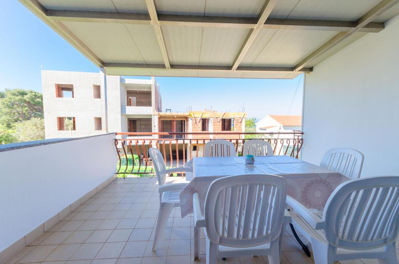Apartments Slavica R Banjol エクステリア 写真