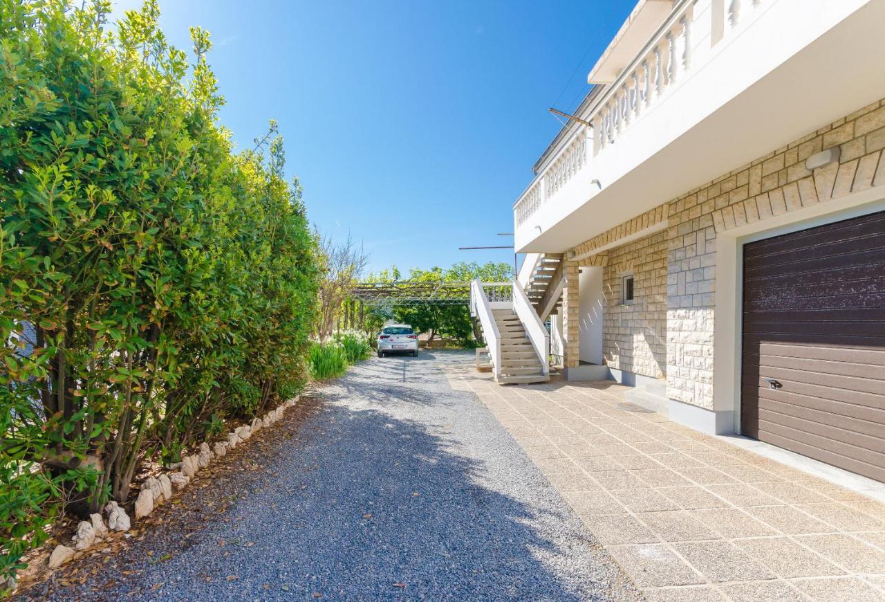 Apartments Slavica R Banjol エクステリア 写真