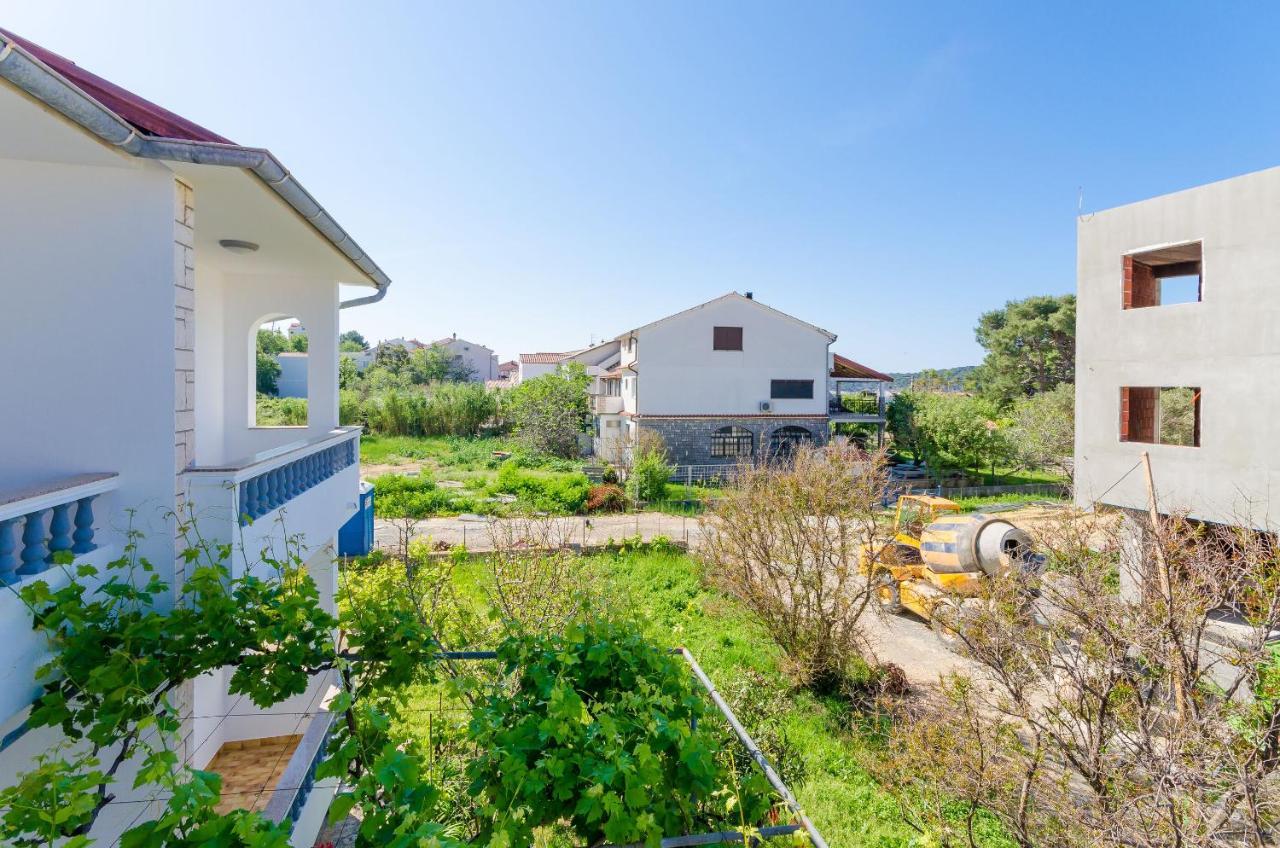 Apartments Slavica R Banjol エクステリア 写真