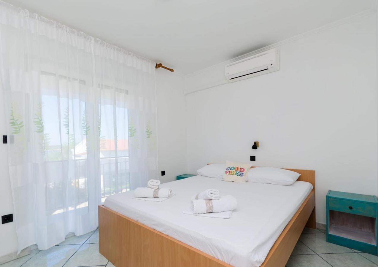 Apartments Slavica R Banjol エクステリア 写真