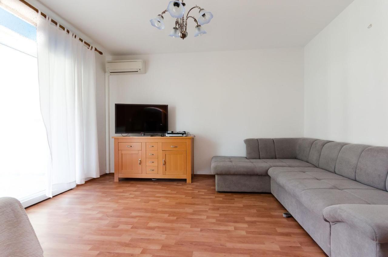 Apartments Slavica R Banjol エクステリア 写真