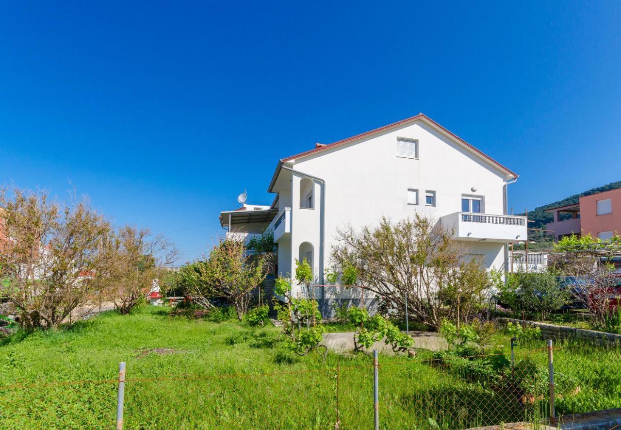 Apartments Slavica R Banjol エクステリア 写真