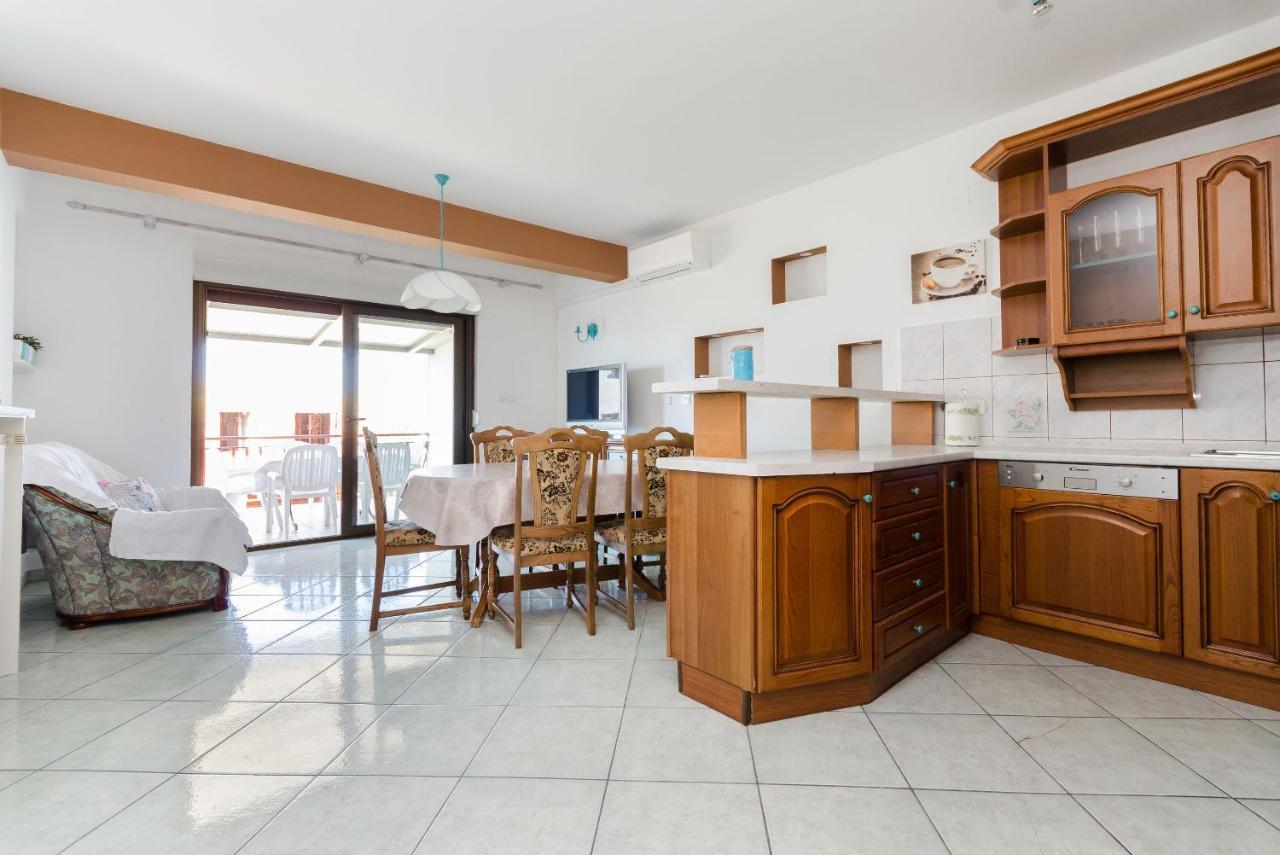 Apartments Slavica R Banjol エクステリア 写真