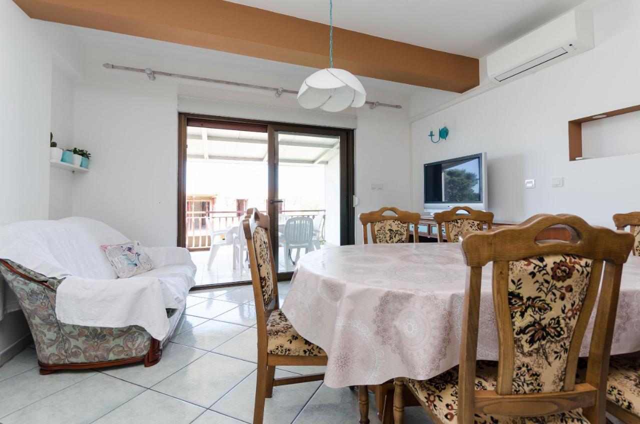 Apartments Slavica R Banjol エクステリア 写真