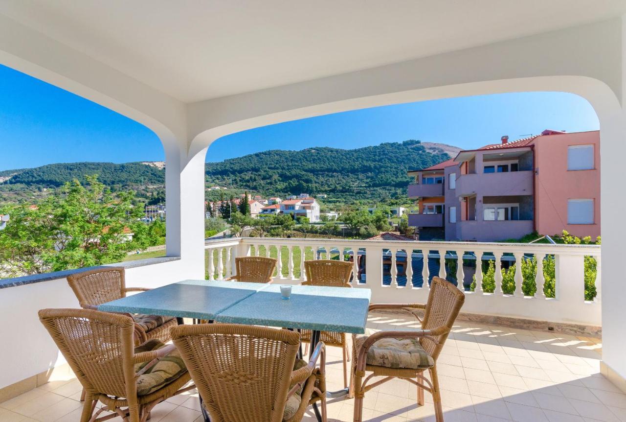 Apartments Slavica R Banjol エクステリア 写真