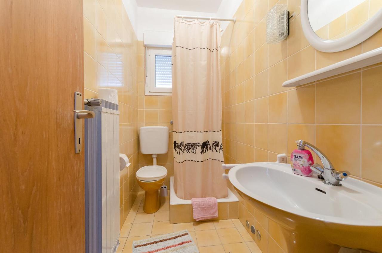 Apartments Slavica R Banjol エクステリア 写真