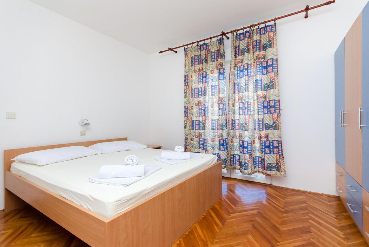 Apartments Slavica R Banjol エクステリア 写真