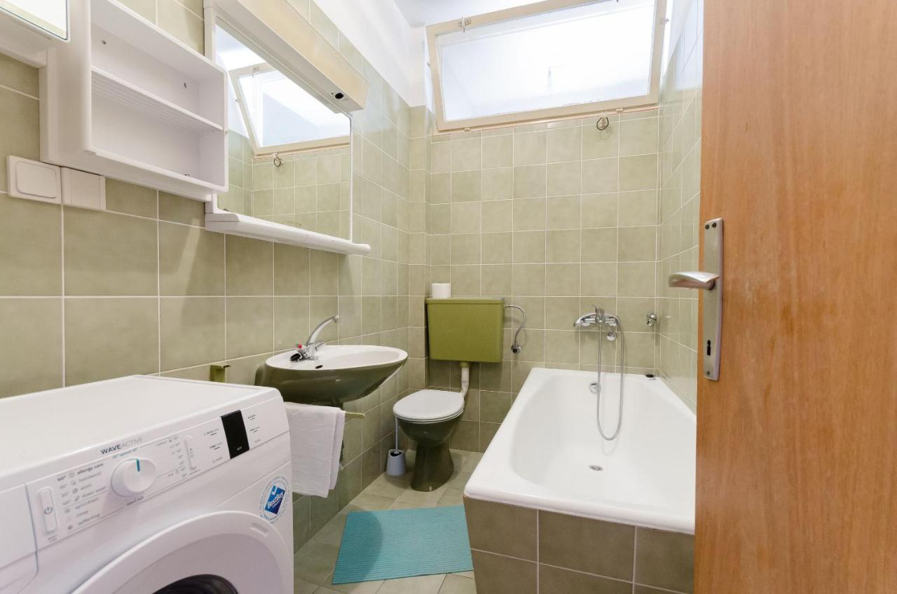 Apartments Slavica R Banjol エクステリア 写真