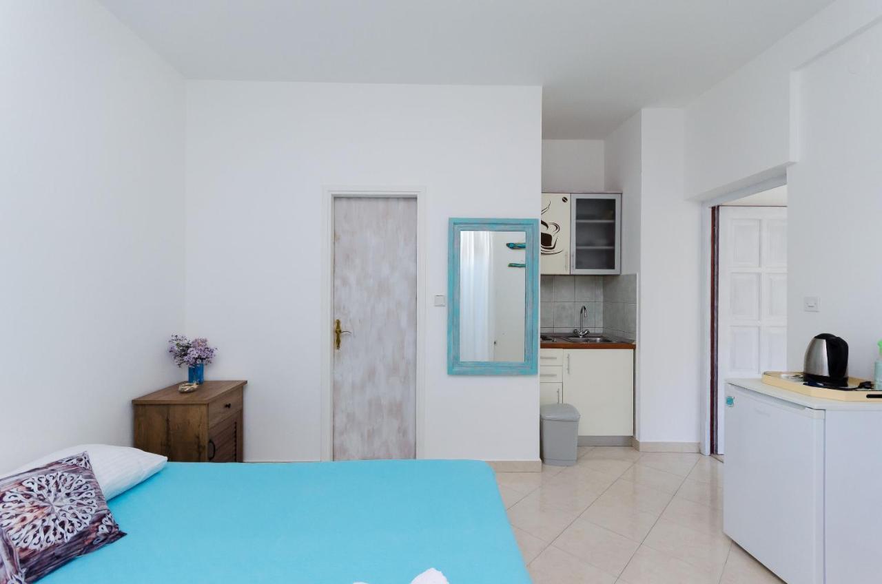 Apartments Slavica R Banjol エクステリア 写真
