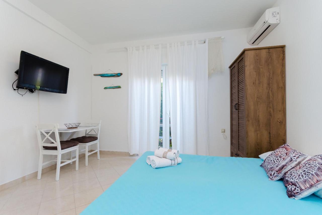 Apartments Slavica R Banjol エクステリア 写真