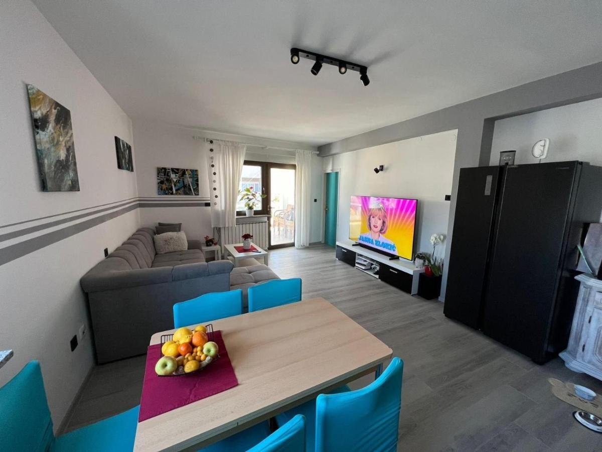 Apartments Slavica R Banjol エクステリア 写真